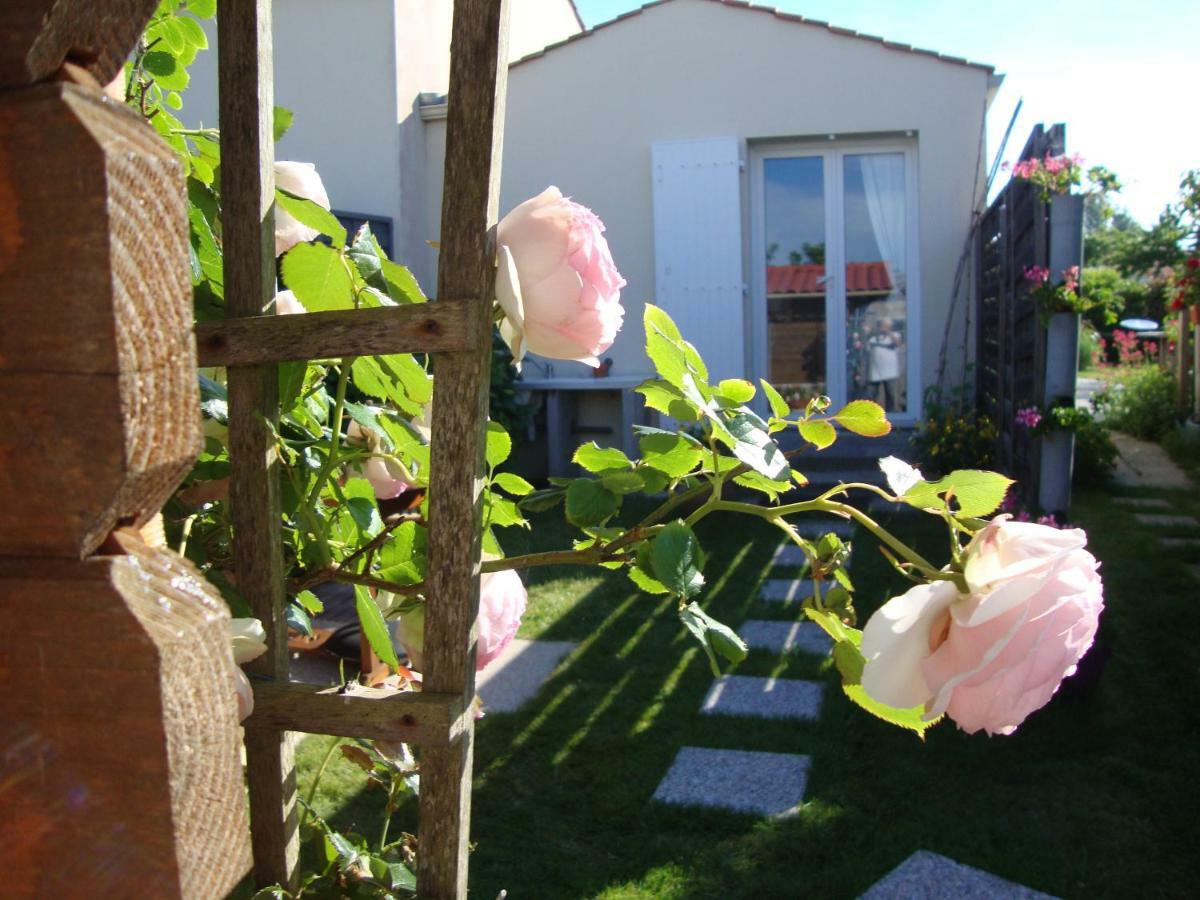 A Pied Vrai Lit Linge Fourni Jardin Apartment